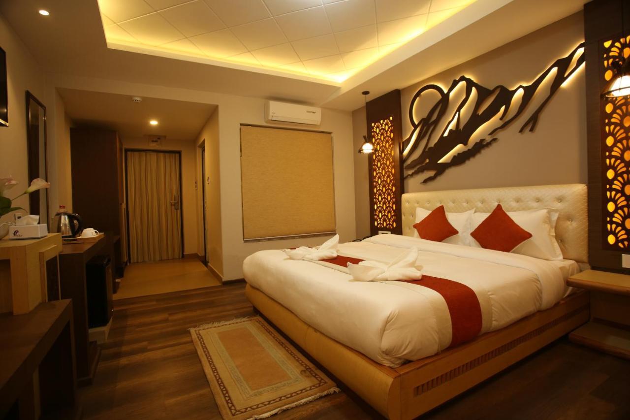 Hotel White Himal Похара Екстериор снимка