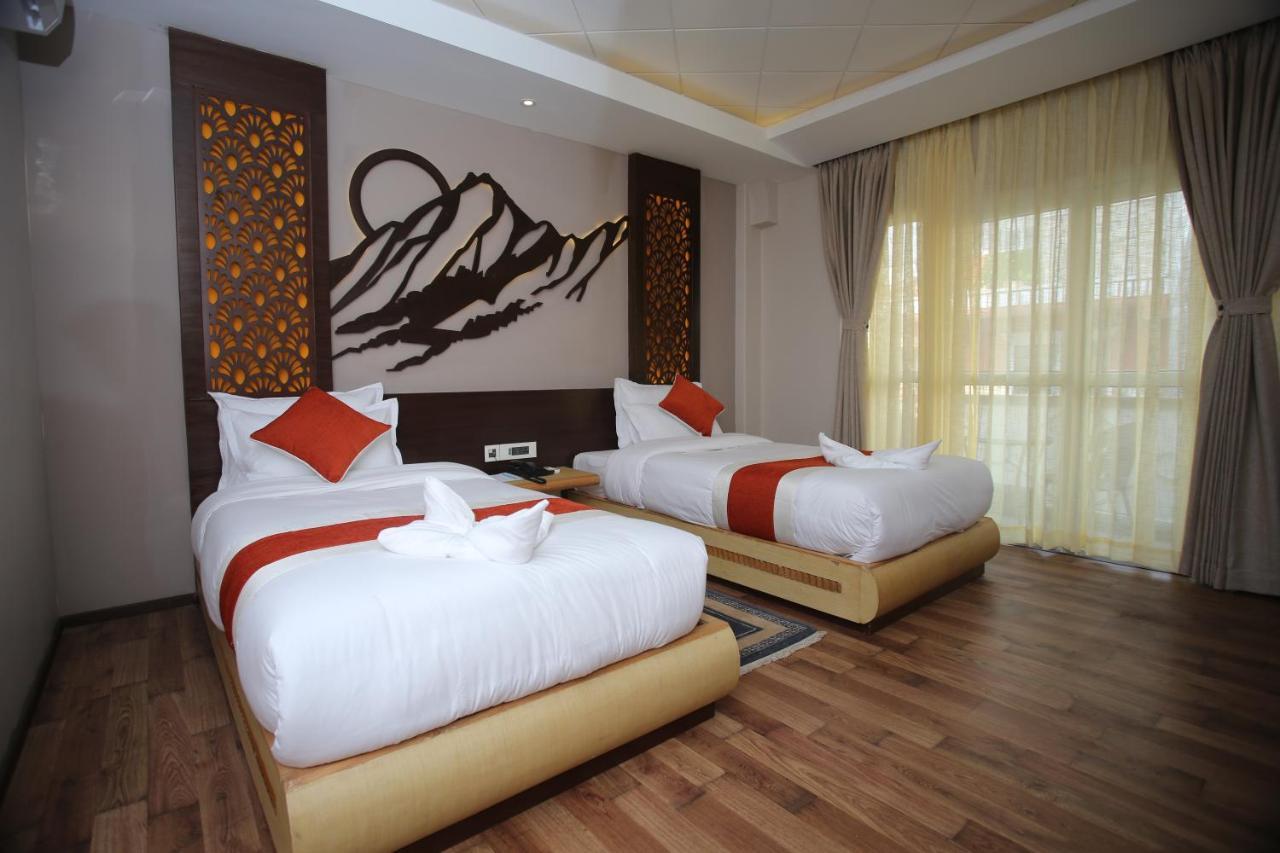 Hotel White Himal Похара Екстериор снимка