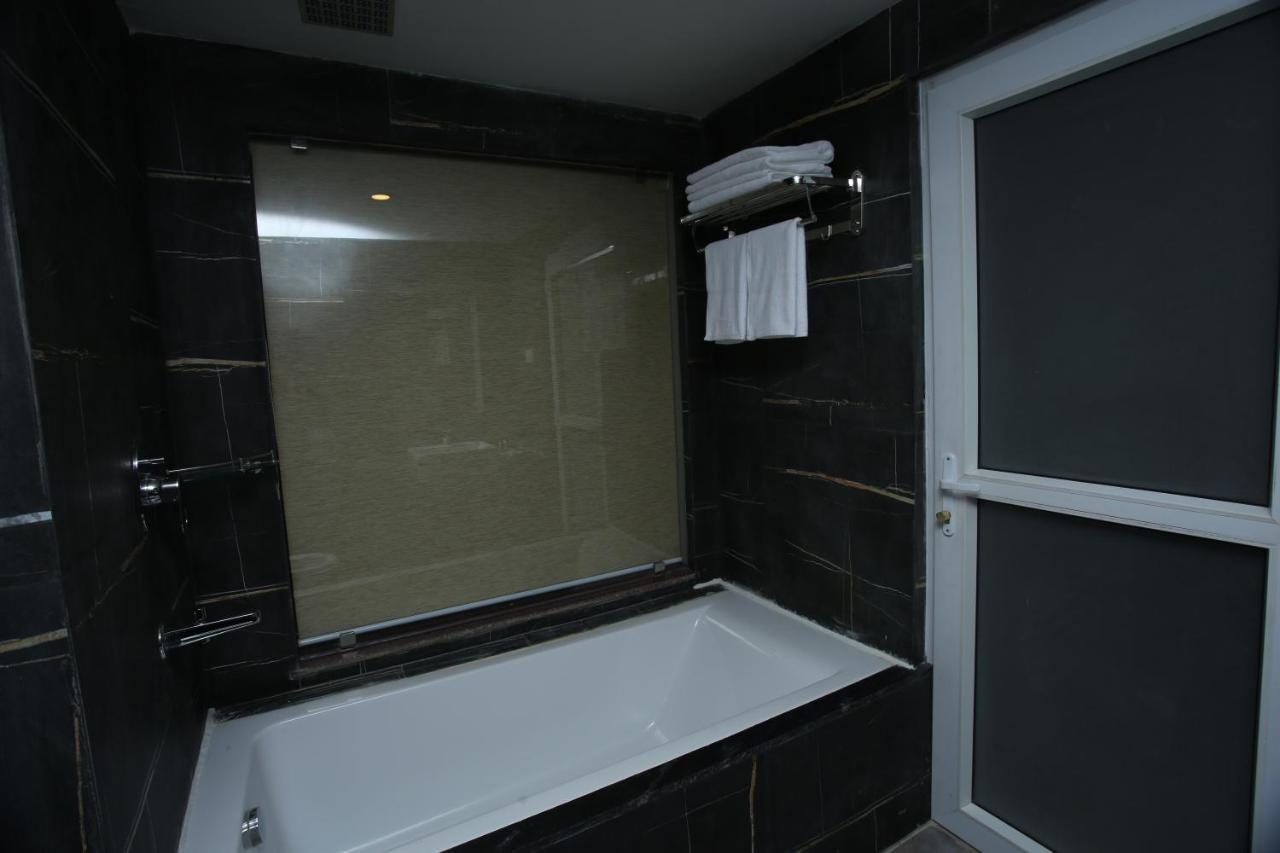 Hotel White Himal Похара Екстериор снимка