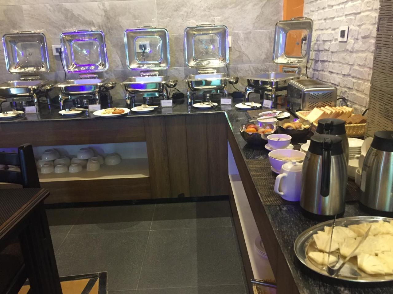 Hotel White Himal Похара Екстериор снимка