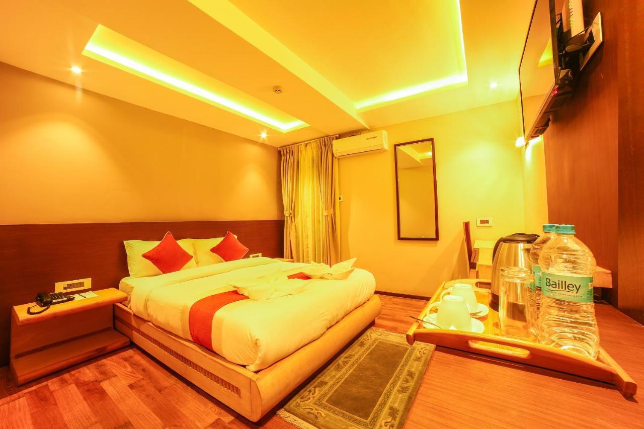 Hotel White Himal Похара Екстериор снимка