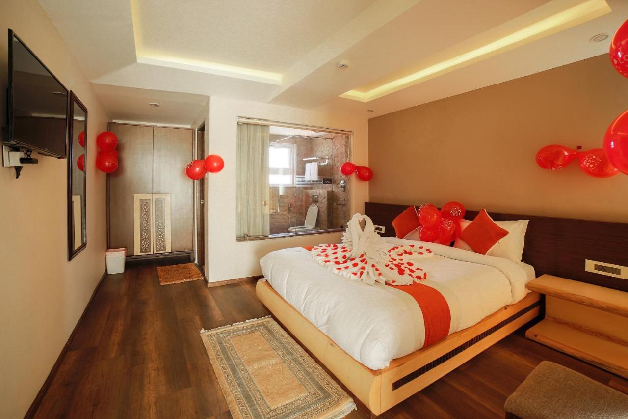 Hotel White Himal Похара Екстериор снимка